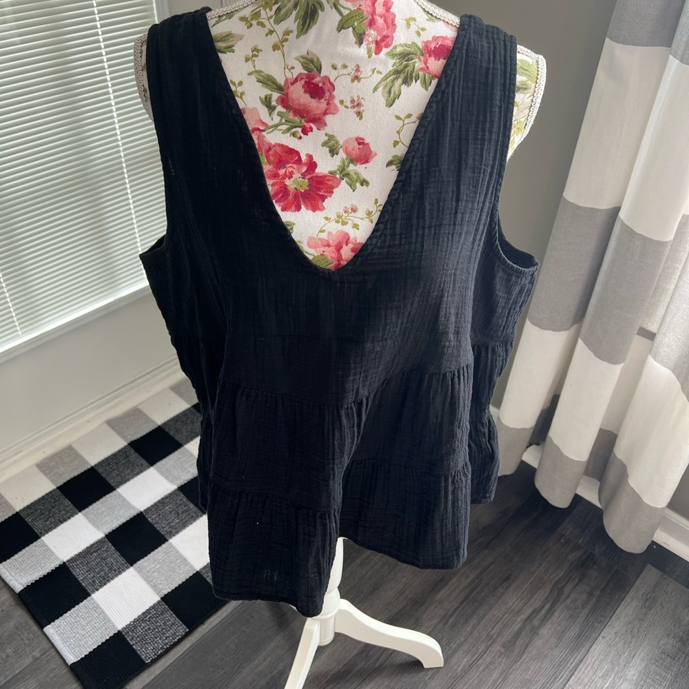 Gap Black Ruffle Tank
